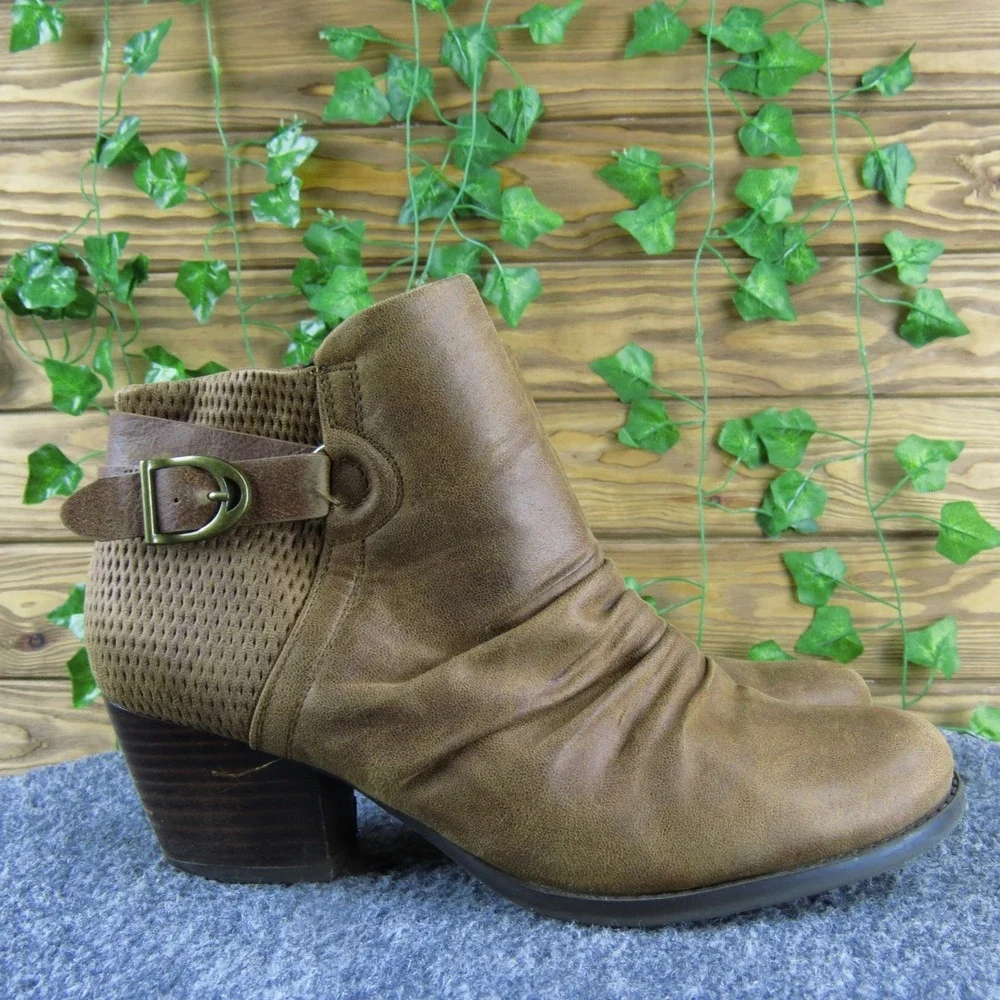 Baretraps Reinella Womens 9 Brown Heeled Ankle Boots‎ Perforated Buckle Booties